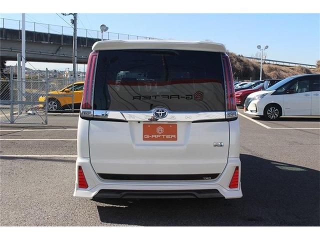 TOYOTA NOAH HYBRID 2017 Image 31