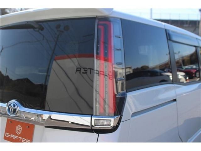 TOYOTA NOAH HYBRID 2017 Image 31