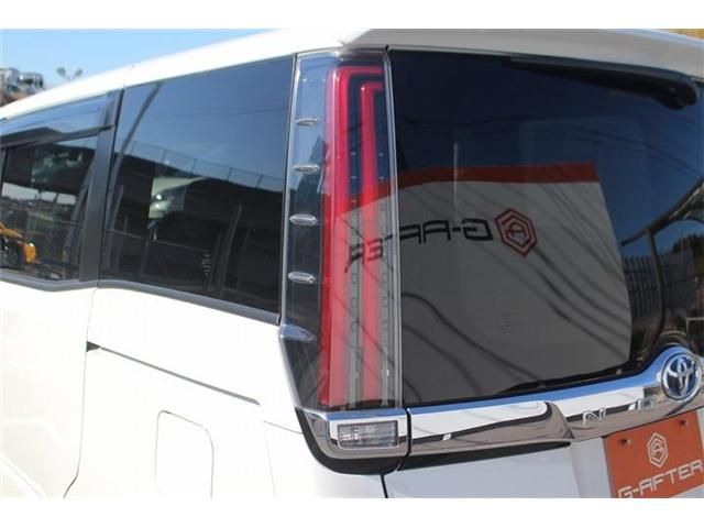 TOYOTA NOAH HYBRID 2017 Image 31