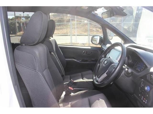 TOYOTA NOAH HYBRID 2017 Image 31