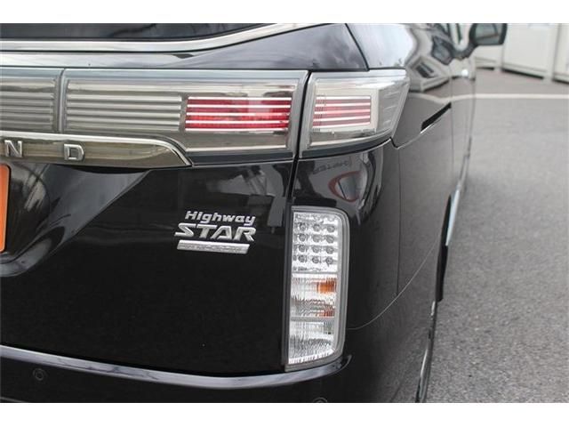 NISSAN ELGRAND 2015 Image 31