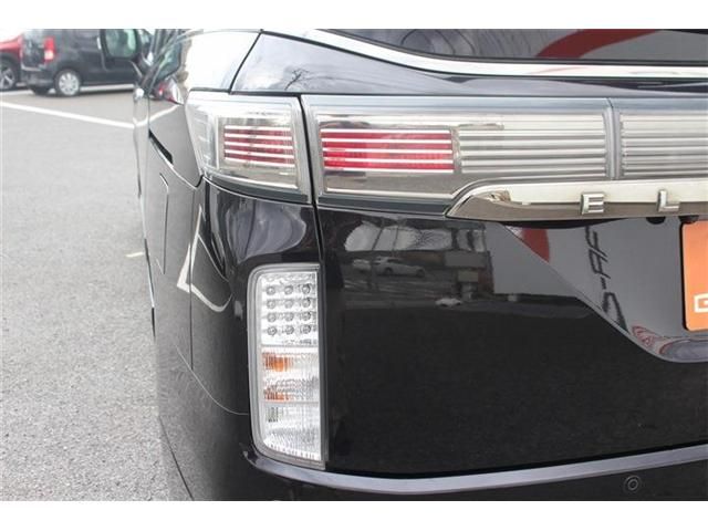 NISSAN ELGRAND 2015 Image 31