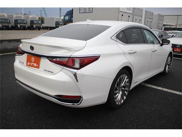 TOYOTA LEXUS ES300H 2021 Image 31