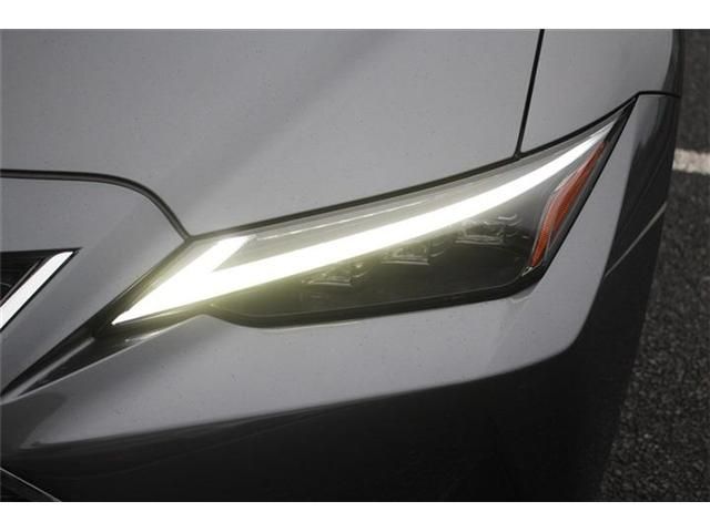 TOYOTA LEXUS IS300H 2020 Image 31