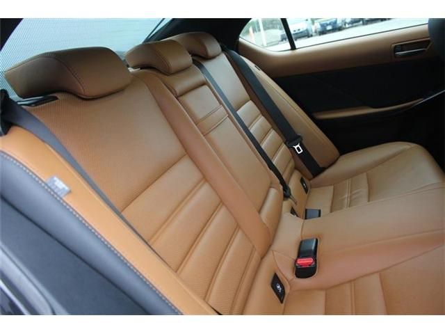 TOYOTA LEXUS IS300H 2020 Image 31