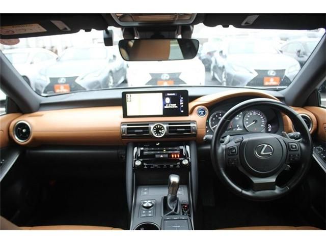 TOYOTA LEXUS IS300H 2020 Image 31