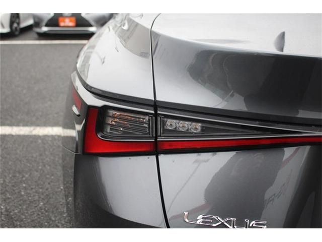 TOYOTA LEXUS IS300H 2020 Image 31