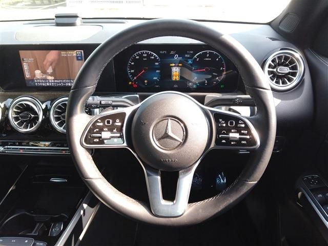 MERCEDES BENZ GLB 2022 Image 31