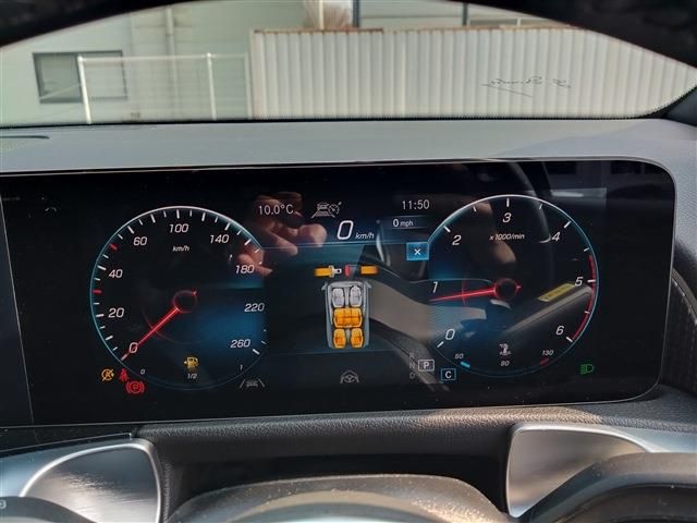 MERCEDES BENZ GLB 2022 Image 31