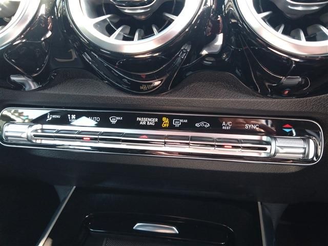 MERCEDES BENZ GLB 2022 Image 31