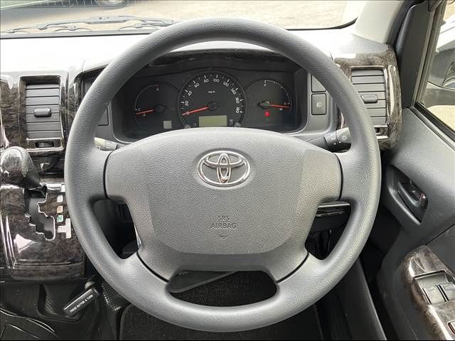 TOYOTA REGIUSACE VAN 2WD 2017 Image 31