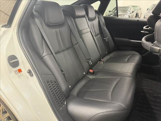 TOYOTA CROWN SEDAN HYBRID 2021 Image 31