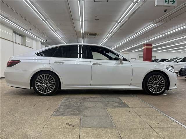 TOYOTA CROWN SEDAN HYBRID 2021 Image 31