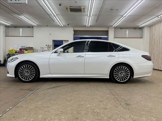 TOYOTA CROWN SEDAN HYBRID 2021 Image 31