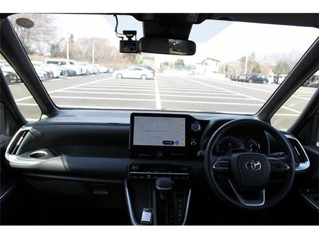 TOYOTA VOXY HYBRID 2023 Image 31