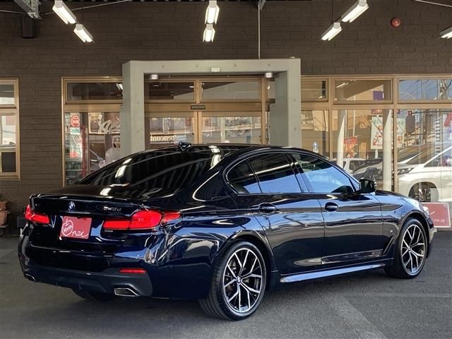 BMW 5SERIES SEDAN 2021 Image 31