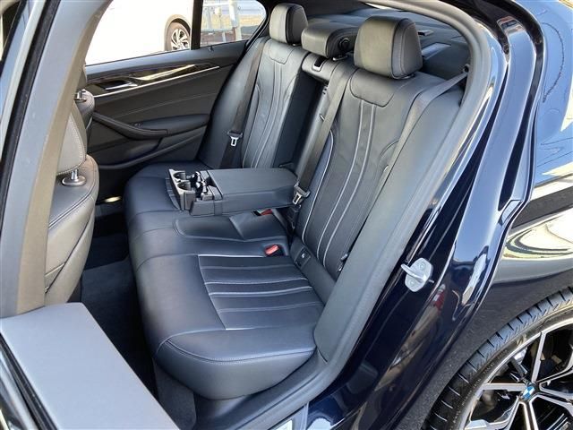 BMW 5SERIES SEDAN 2021 Image 31