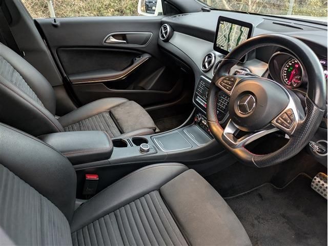 MERCEDES BENZ CLA SH 2017 Image 31