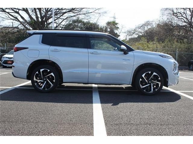 MITSUBISHI OUTLANDER PHEV 2022 Image 31