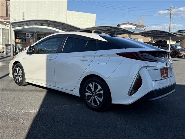 TOYOTA PRIUS PHV 2019 Image 31