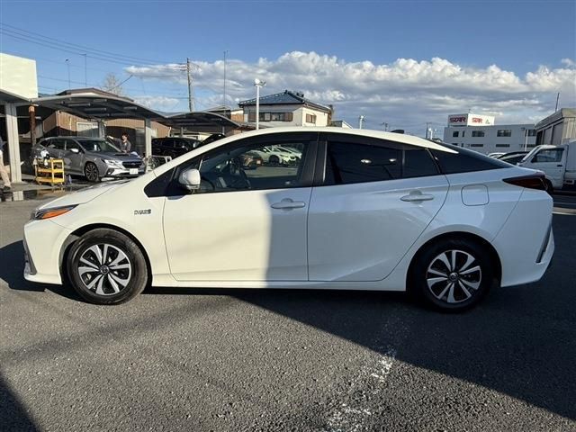 TOYOTA PRIUS PHV 2019 Image 31