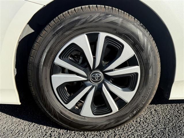 TOYOTA PRIUS PHV 2019 Image 31