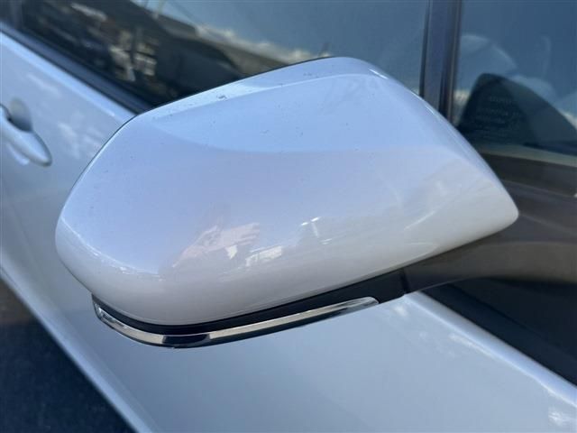 TOYOTA PRIUS PHV 2019 Image 31