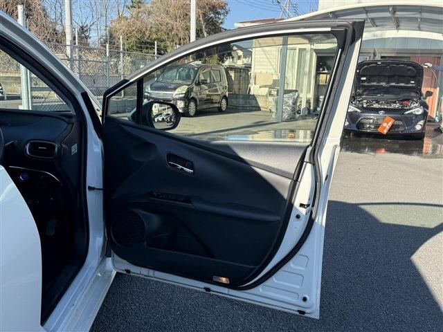 TOYOTA PRIUS PHV 2019 Image 31