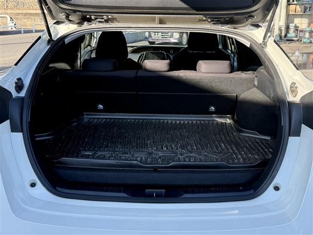 TOYOTA PRIUS PHV 2019 Image 31