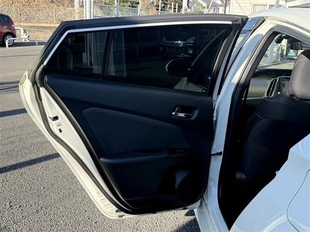 TOYOTA PRIUS PHV 2019 Image 31