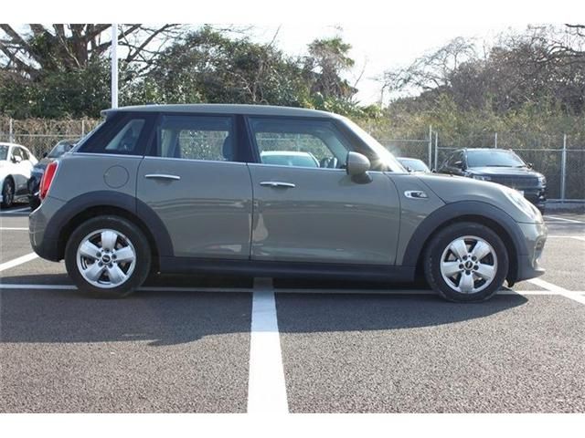 BMW MINI ONE 5DOOR 2019 Image 31