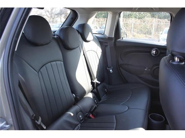 BMW MINI ONE 5DOOR 2019 Image 31