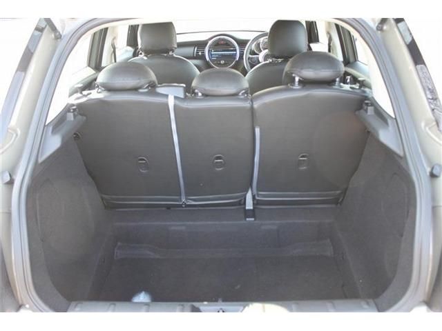 BMW MINI ONE 5DOOR 2019 Image 31