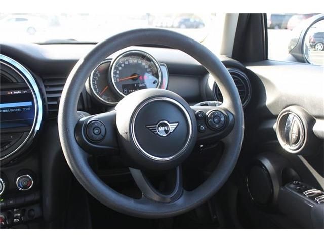 BMW MINI ONE 5DOOR 2019 Image 31