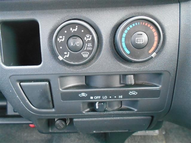TOYOTA HIACE COMMUTER 2008 Image 31