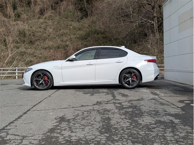 ALFAROMEO GIULIA 2020 Image 31