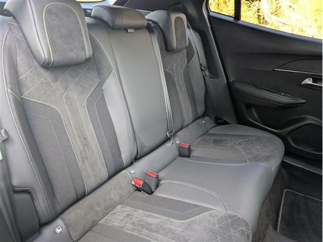PEUGEOT 2008 2021 Image 31