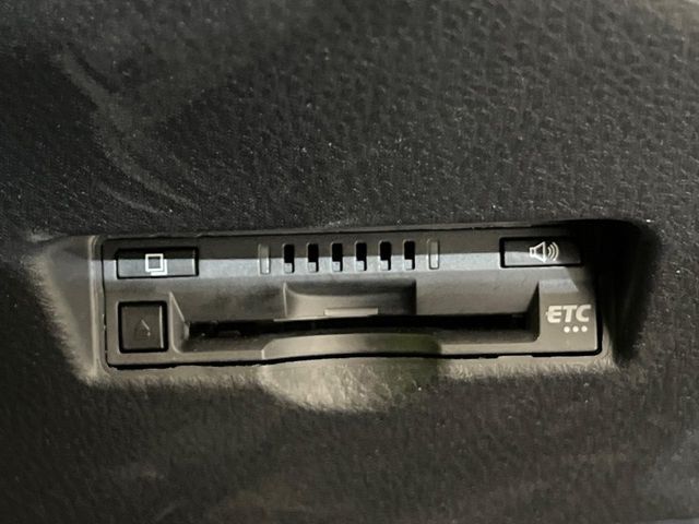 TOYOTA C-HR 2017 Image 31