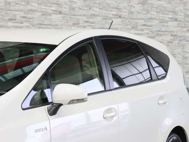 TOYOTA PRIUS ALPHA 2012 Image 31