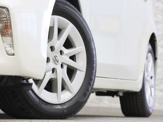 TOYOTA PRIUS ALPHA 2012 Image 31