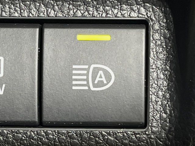 TOYOTA RAV4 HYBRID 4WD 2023 Image 31