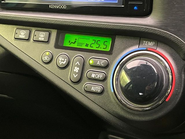 TOYOTA AQUA 2013 Image 31