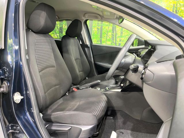 MAZDA DEMIO 2017 Image 31