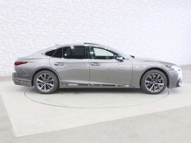 TOYOTA LEXUS LS500 2018 Image 31