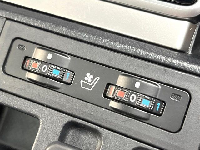 TOYOTA LANDCRUISER PRADO 2022 Image 31