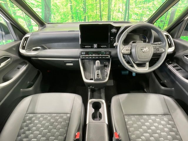 TOYOTA VOXY HYBRID 2025 Image 31