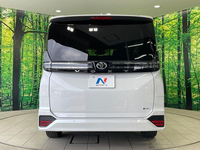 TOYOTA VOXY HYBRID 2025 Image 31