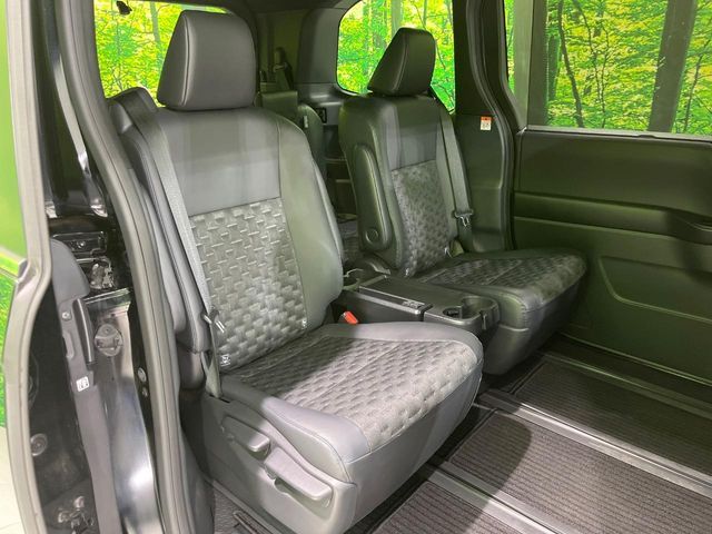 TOYOTA VOXY HYBRID 2023 Image 31