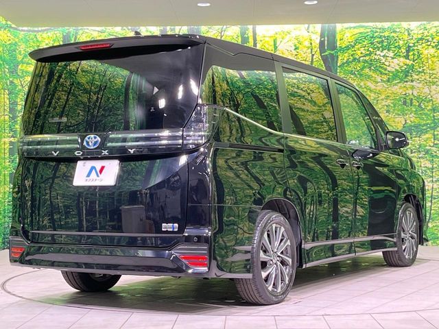 TOYOTA VOXY HYBRID 2023 Image 31