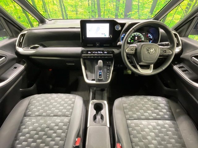 TOYOTA VOXY HYBRID 2023 Image 31